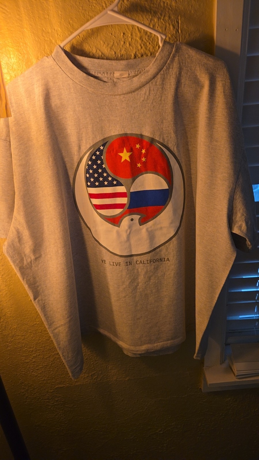 Ye Live In California Tour Merch TS-07 GRAY T-Shirt Size 3 (large)