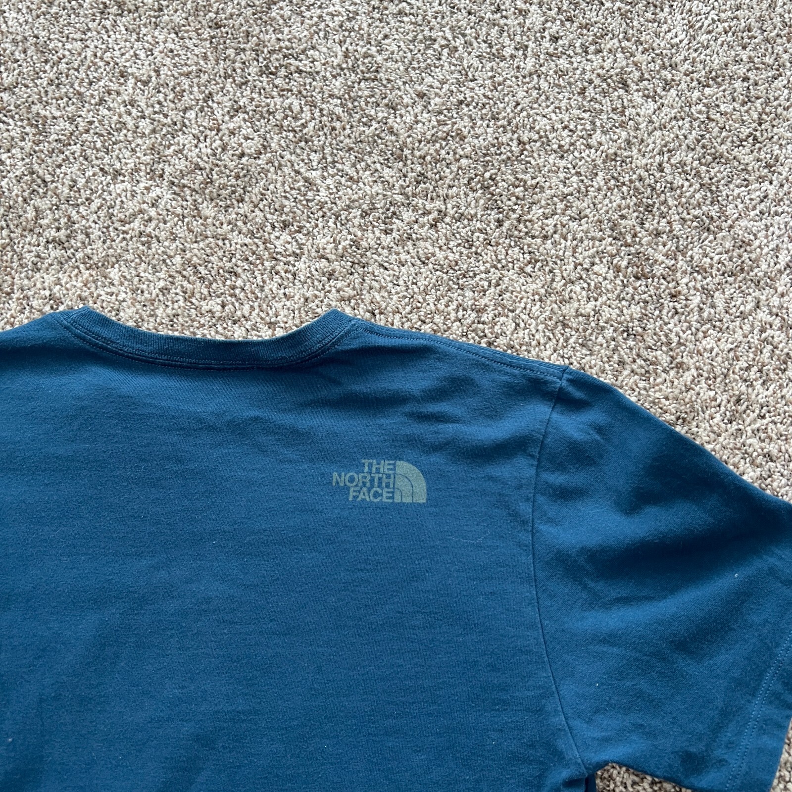 The North Face « Never Stop Exploring » Blue T-shirt Adult size Small Hike Cotton