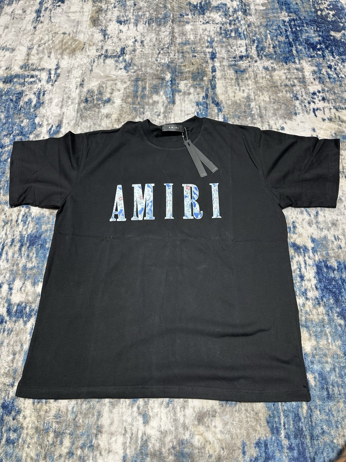 AMIRI Men’s Black Logo Graphic Print Crewneck. Bandana-B