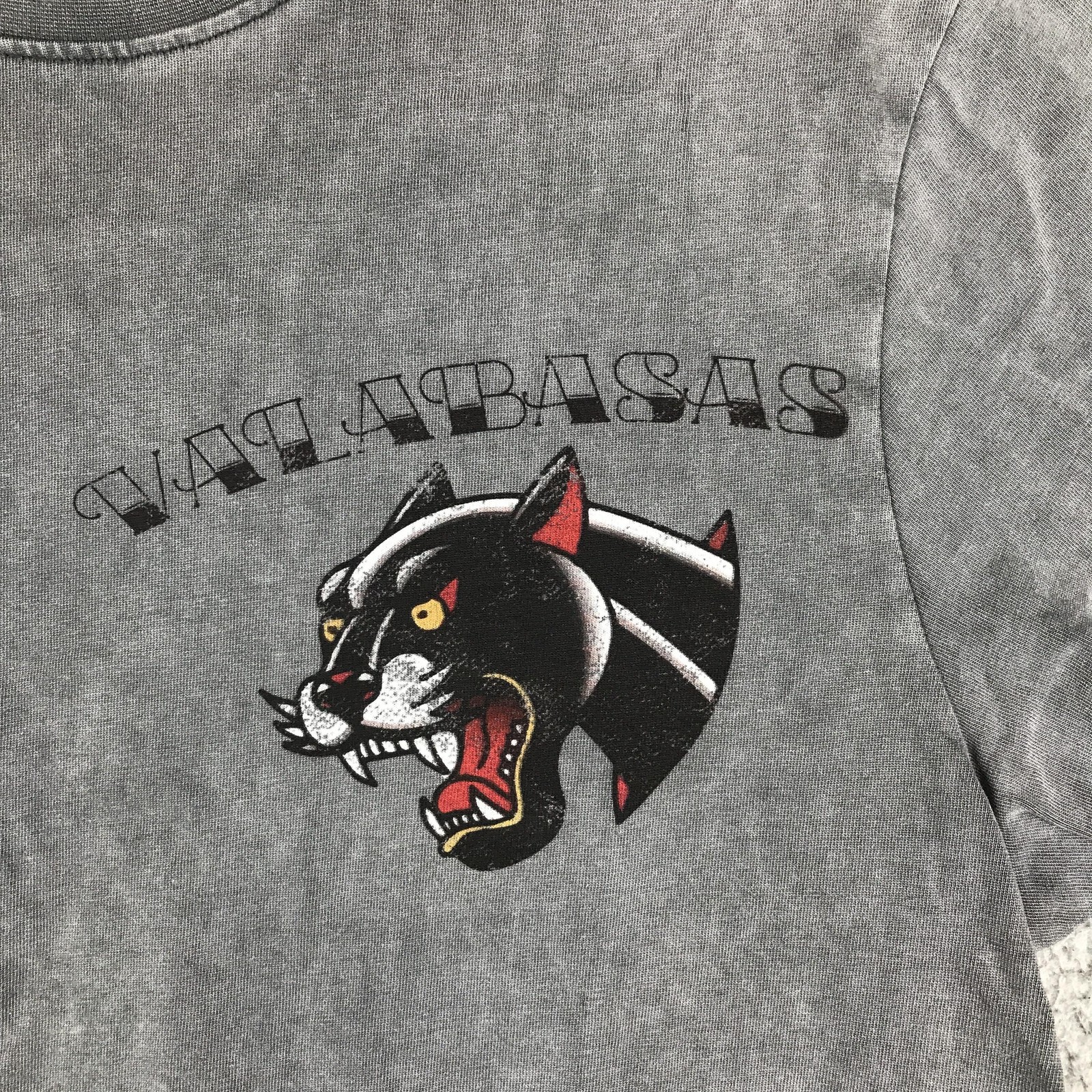 Valabasas Tattoo Shop Shirt Mens Small Gray Graphic Panther Dagger Streetwear