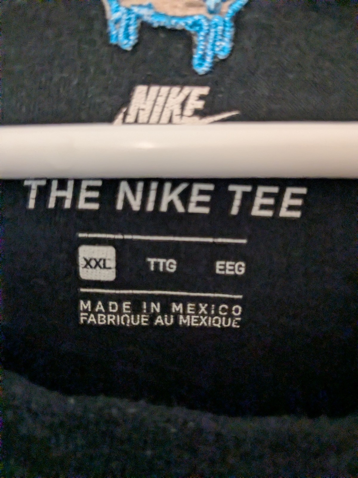 PreOwned Mens Nike Tee Graphic Print/Embroidery Peace and Basketball Shirt 2XL