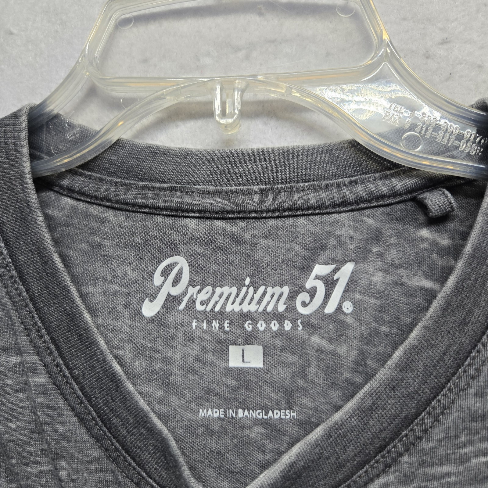 Premium 51 gray graphic t-shirt men size l.