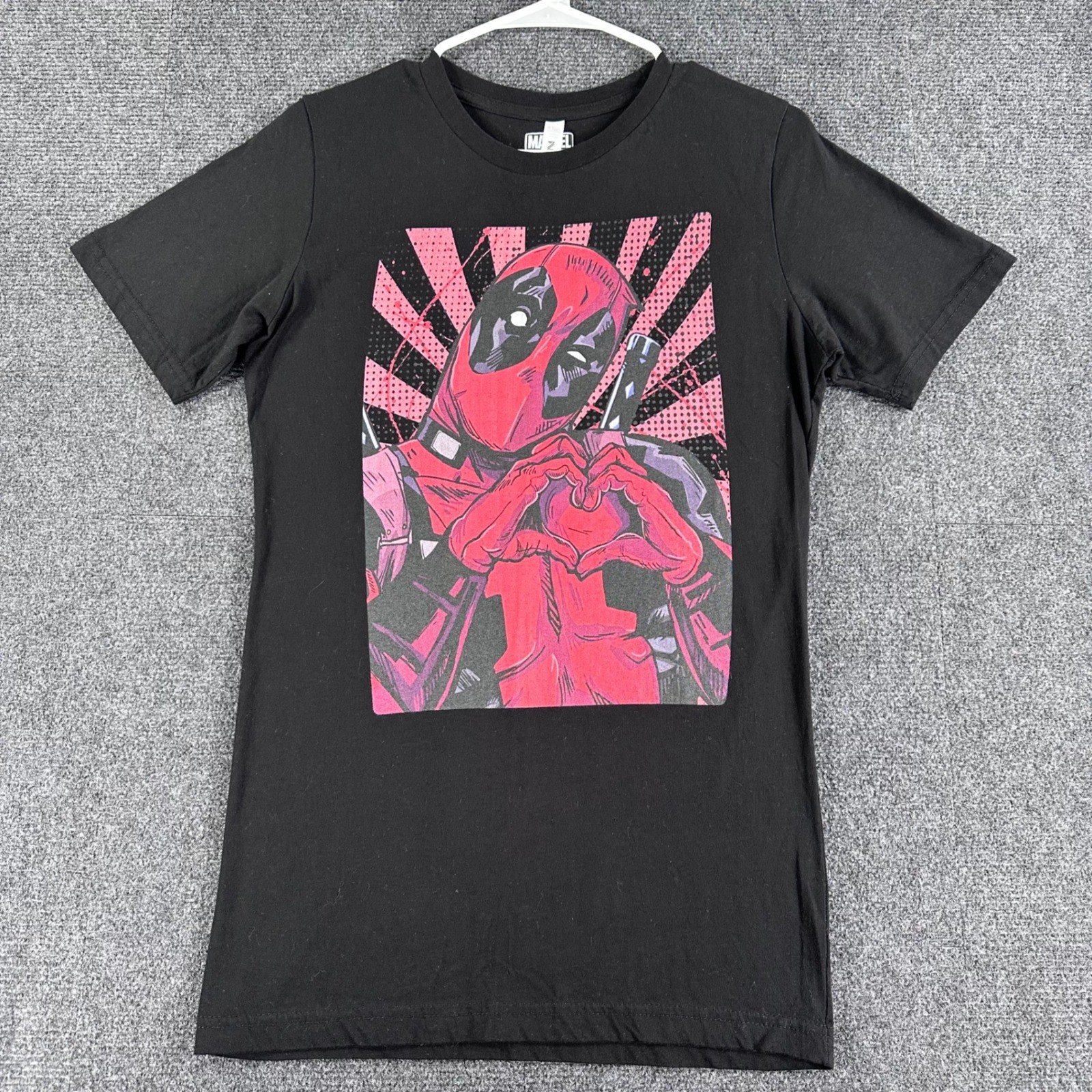 Deadpool T Shirt Mens M Medium Black Marvel Comics Graphic Heart Sign Zuni Tee