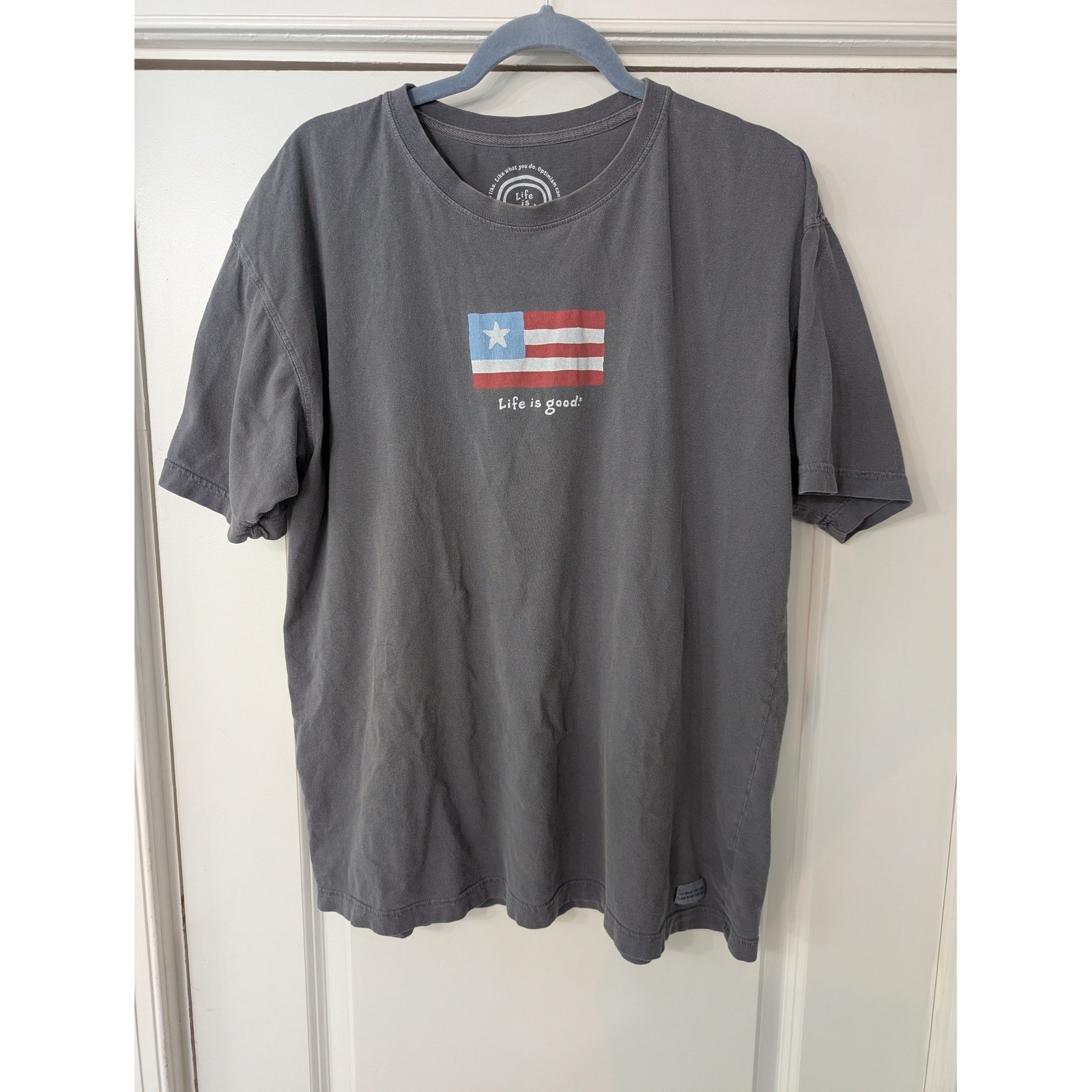 Life is Good Mens Large Gray Flag Graphic Short Sleeve Cotton Crusher T-Shirt