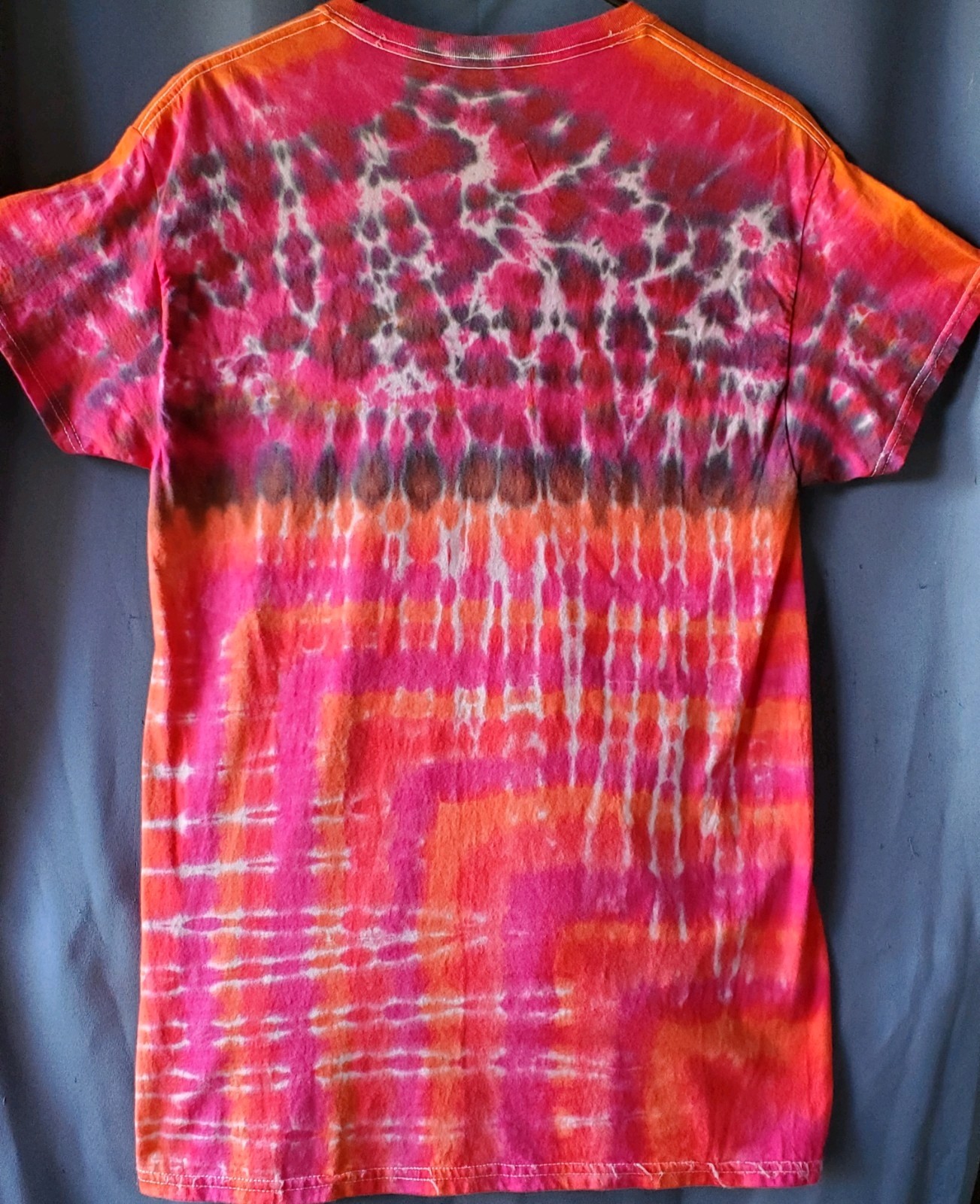 HANES 100% SIZE MEDIUM Cotton Tye Dyed Shirt Pre-washed WON&rsquo;T FADE VERY SOFT