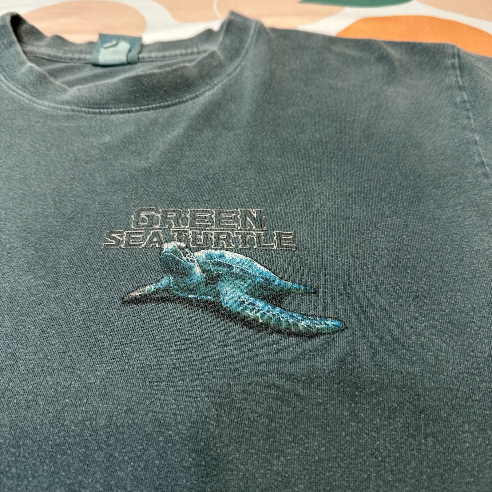 Crazy Shirts Pine Tree Dyed Shirt Men&rsquo;s Medium Dark Green Turtle Beach Surfing