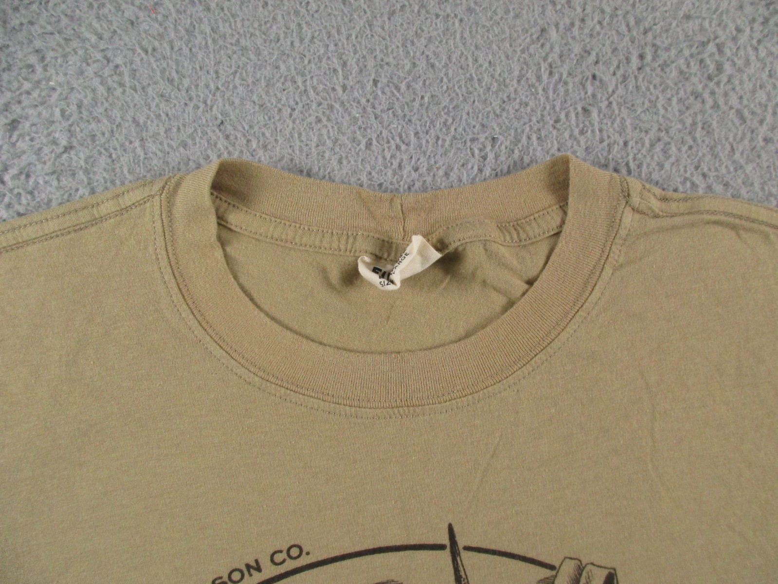 Filson T Shirt Mens Large Biege Brown Dog Hunting Shooting Graphic Tee