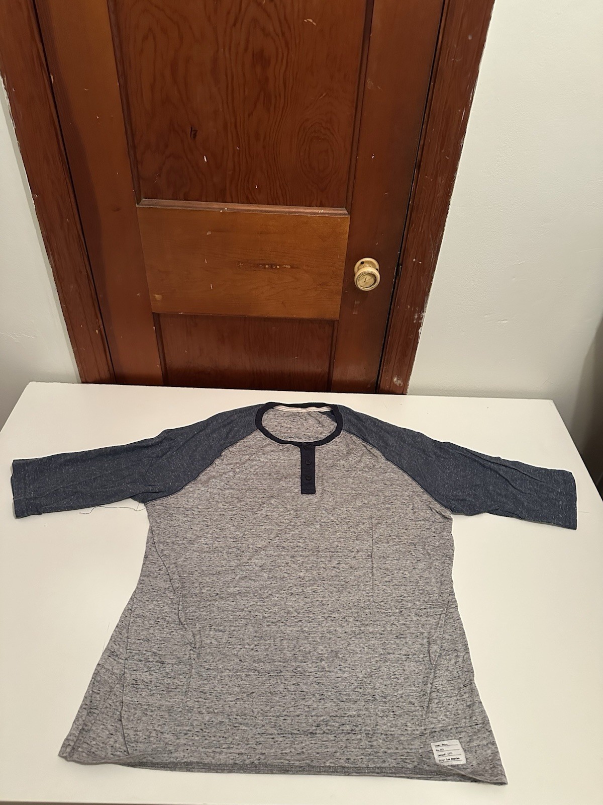Adam Levine Gray & Maroon 3/4 Sleeve Henley Raglan Shirt Men’s Size S