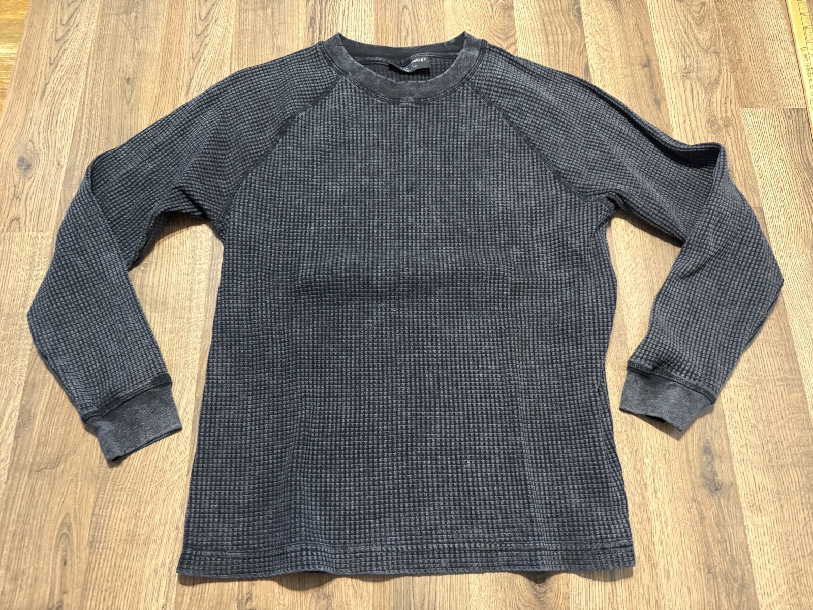 No Boundaries Shirts, Men&rsquo;s Size XL, Black, Crewneck, Long Sleeve