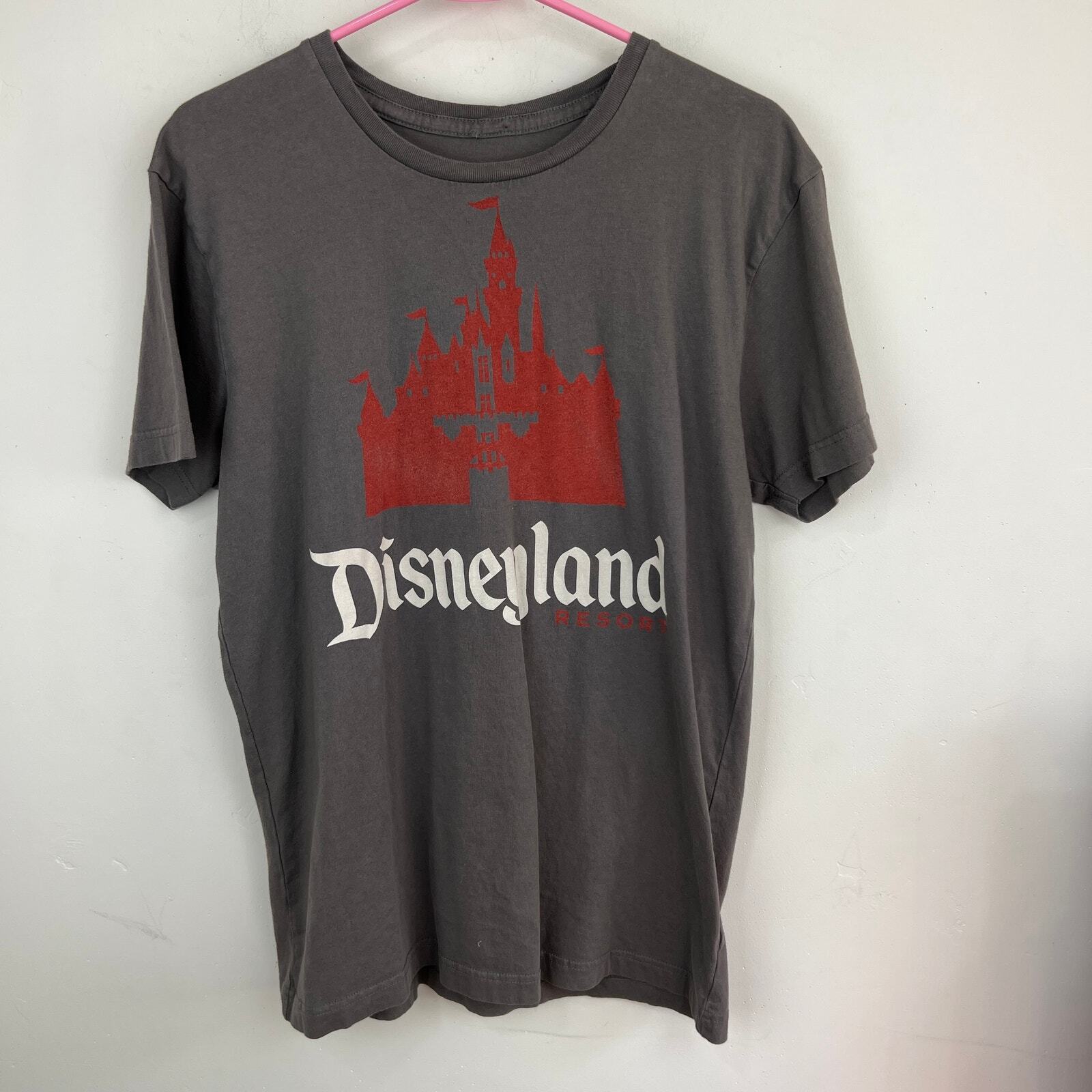 Disney Disneyland Resort T-Shirt Gray and Red Castle Mens Size M