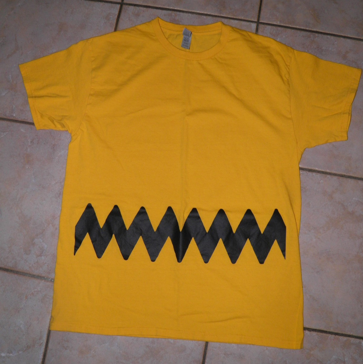 Men&rsquo;s Gildan Charlie Brown Short Sleeve T-Shirt Size Large VGUC