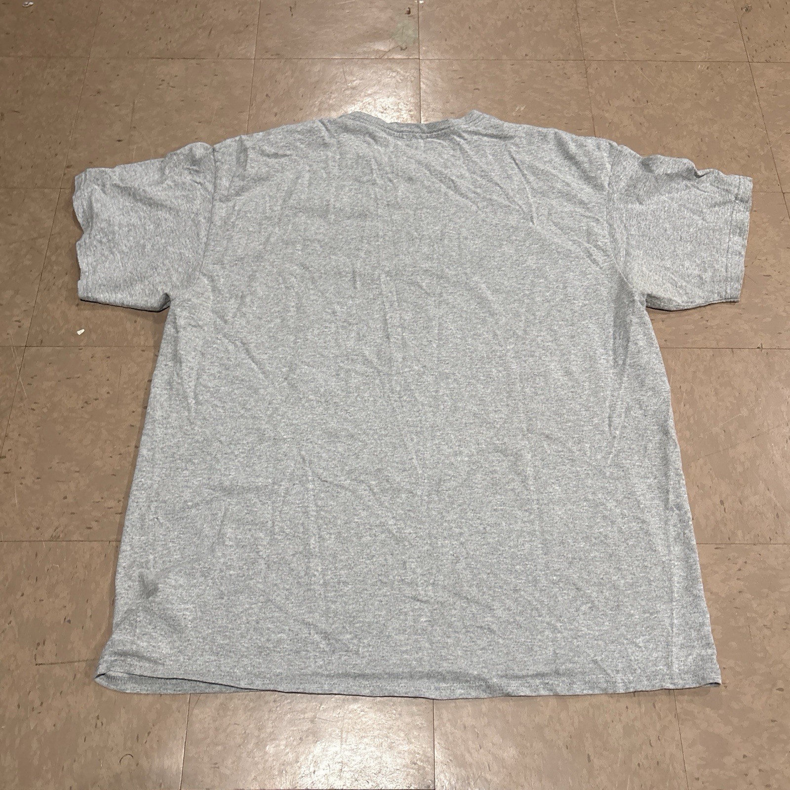 Buck Wear Ripped American Flag Deer Skull Graphic T-Shirt Grey Size Large