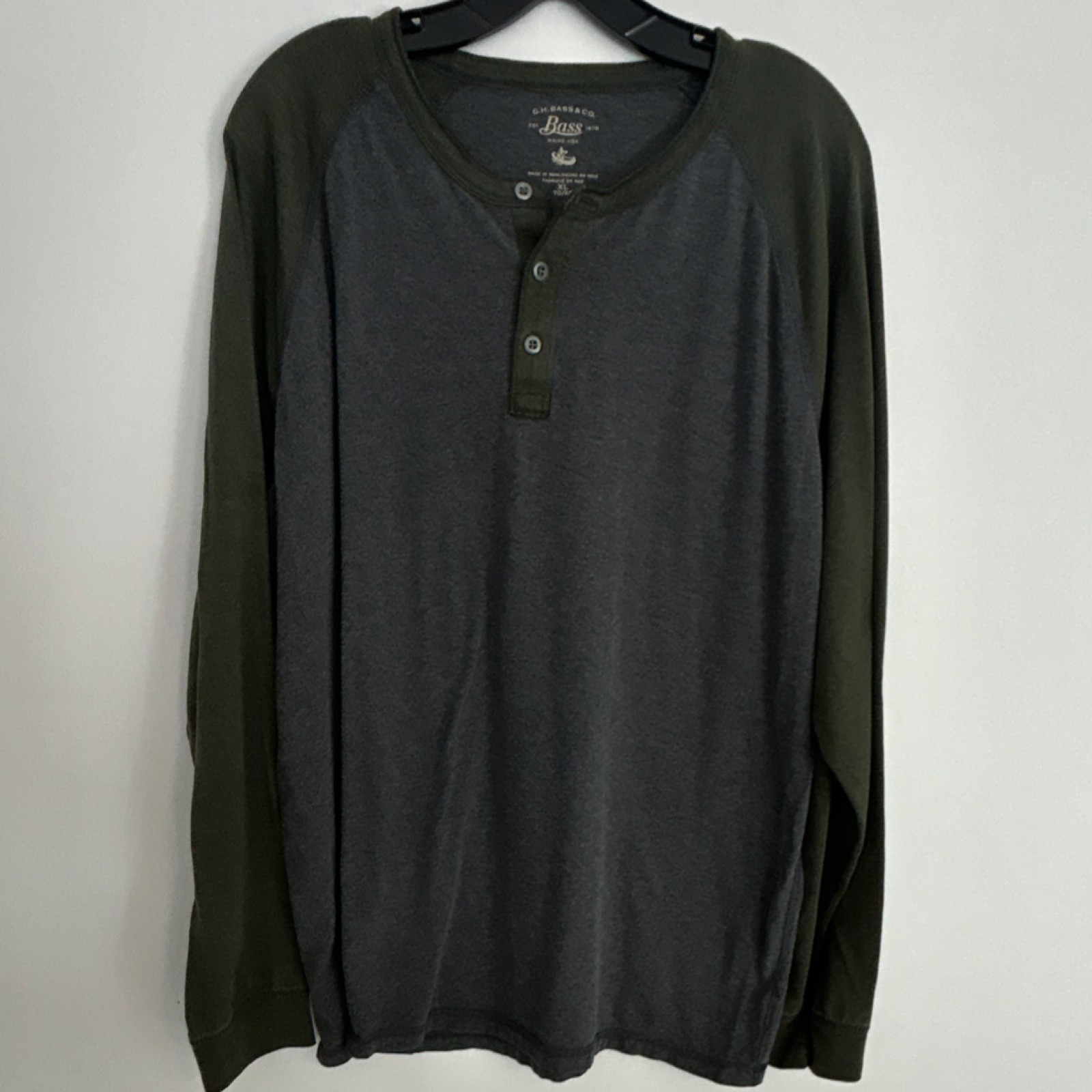 G.H. Bass & Co. Men&rsquo;s Henley Button Knit Cotton Poly T-Shirt Gray Green XLComfy