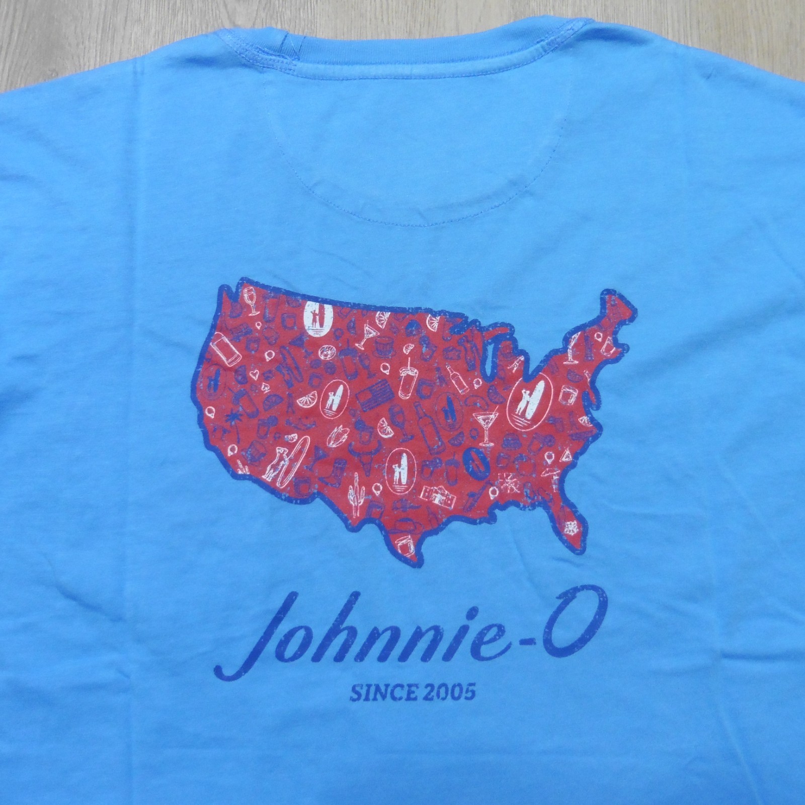 JOHNNIE O Mens M MEDIUM T SHIRT BREWS N VIEWS MALIBLU BLUE RED DALE 2.0 GOLF USA