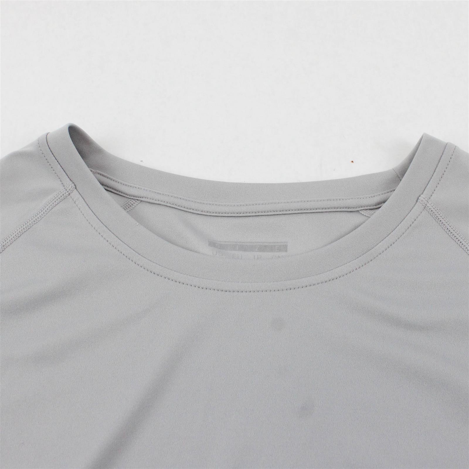 Light Gray Long-Sleeved Activewear T-Shirt Men&rsquo;s Large
