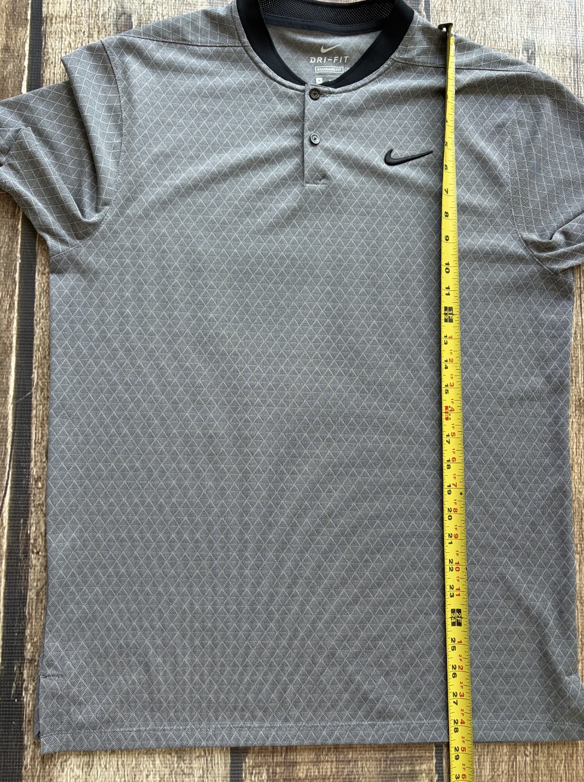 NIKE STANDARD FIT GOLF HENLEY BLACK GRAY MENS MEDIUM EXCELLENT CONDITION