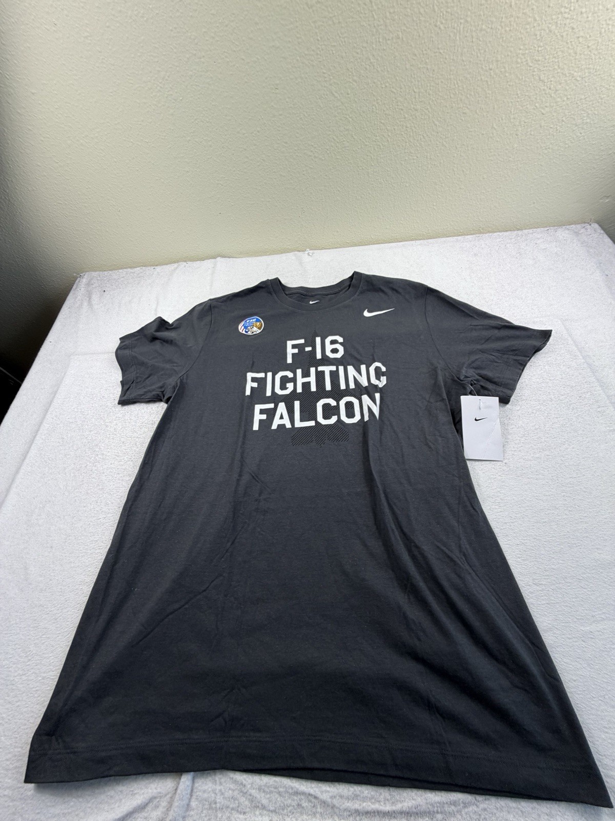 Nike 2025 F-16 Fighting Falcon T Shirt Men’s Lg Limited Edition Brand New