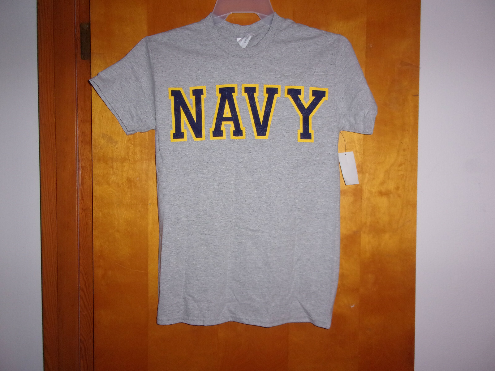 BRAND NEW GILDAN HEAVY COTTON MEN&rsquo;S  » NAVY  » PRINT GRAY T &lsquo; SHIRT.