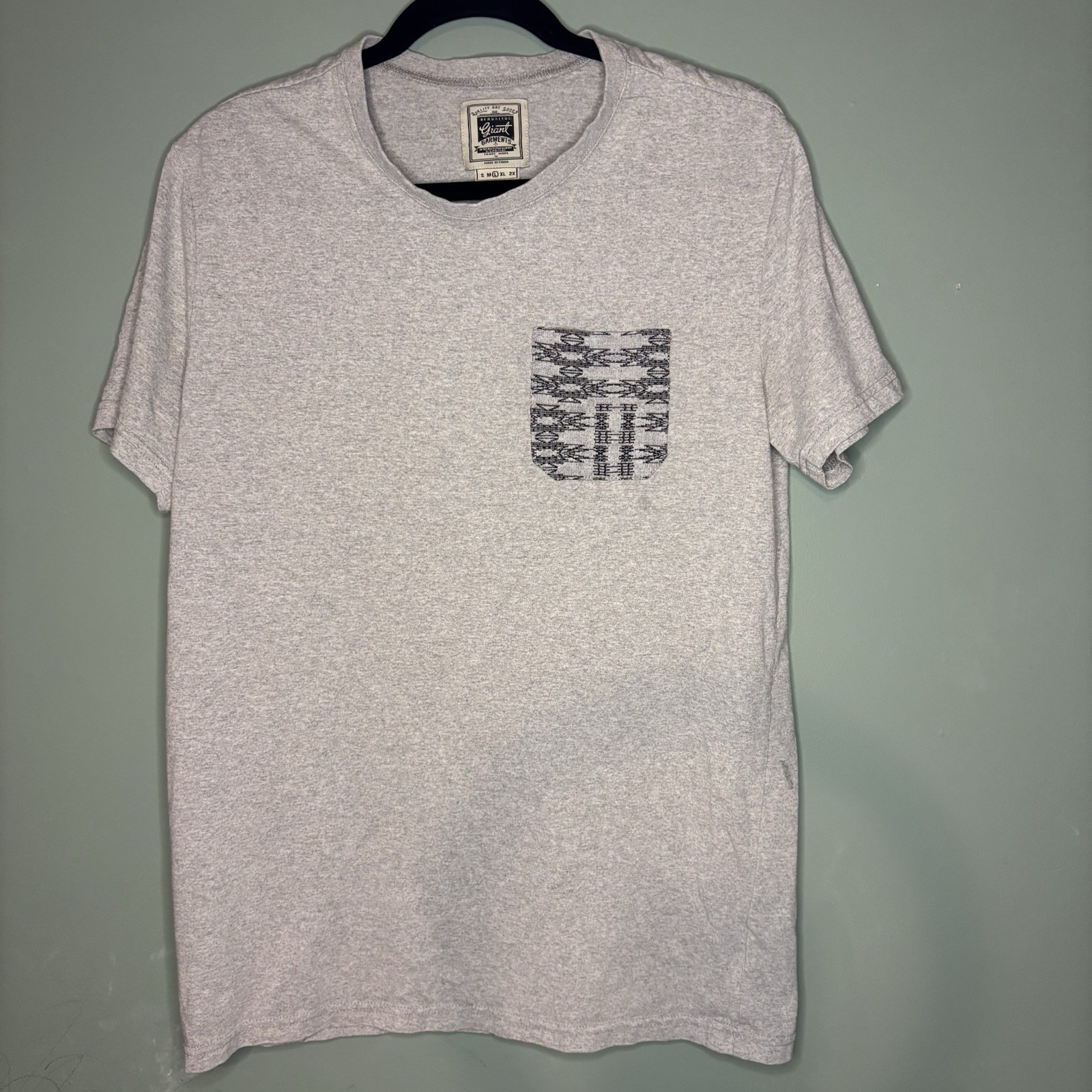 Beautiful Giant Garments Men&rsquo;s Shirt Size Large Grey With Tribal Pocket