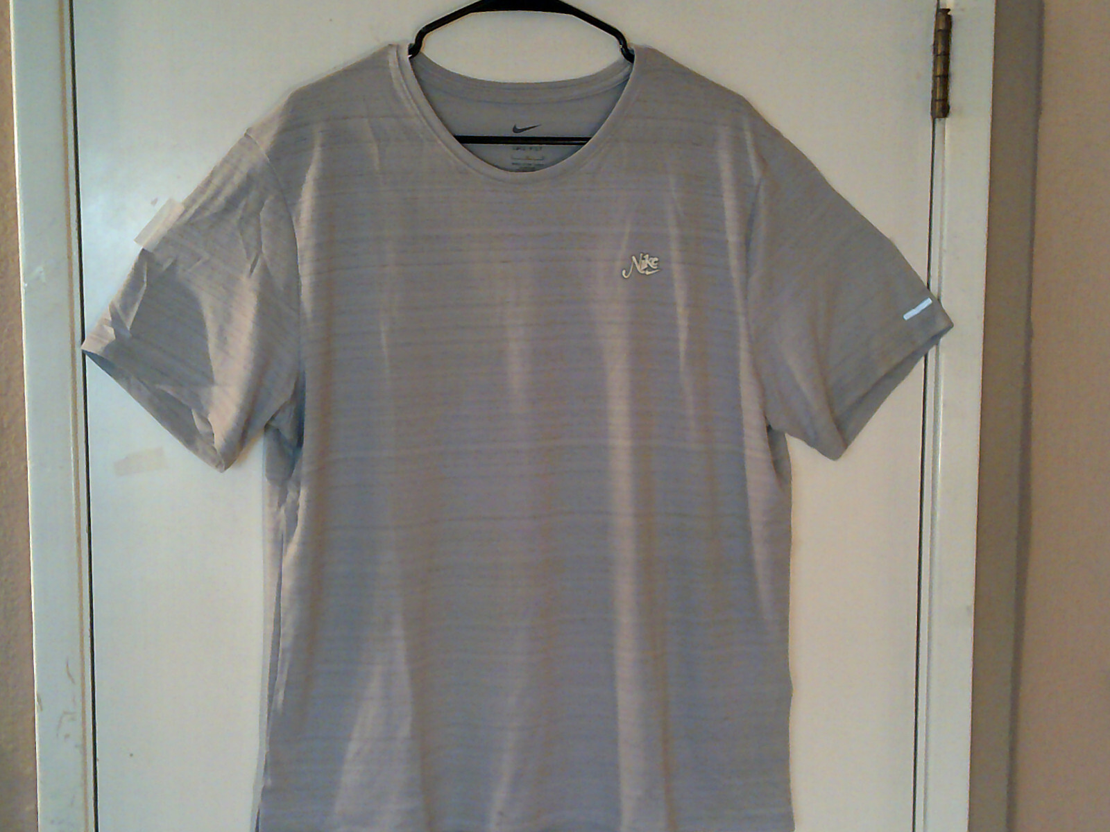 NEW NIKE DRI-Fit TRAINING « Varsity Running Tee » MENS GREY T-SHIRT L DV9597-479