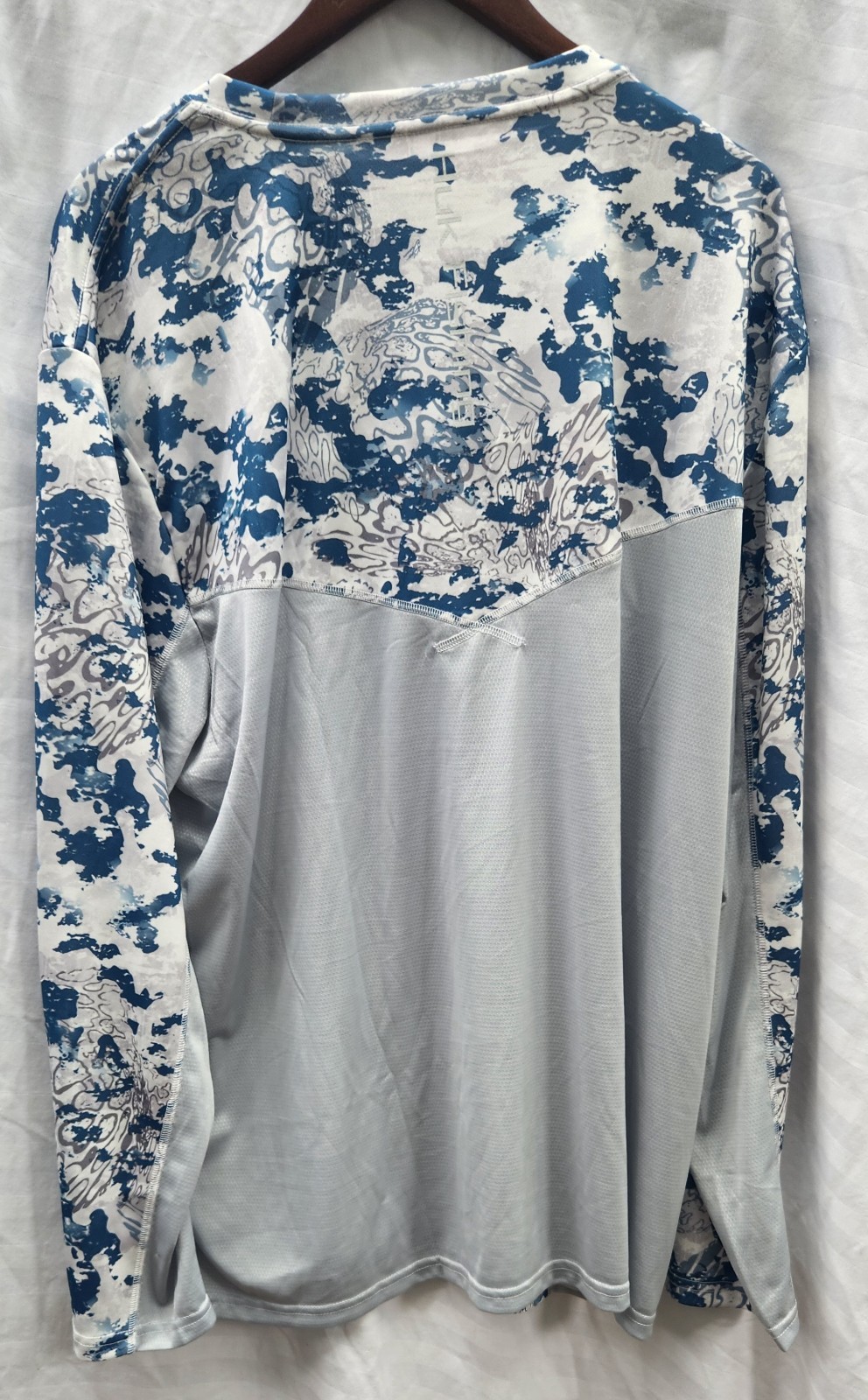 Huk Men&rsquo;s XXL L/S Performance Fishing Shirts Black Camo & Blue Camo Lot 2