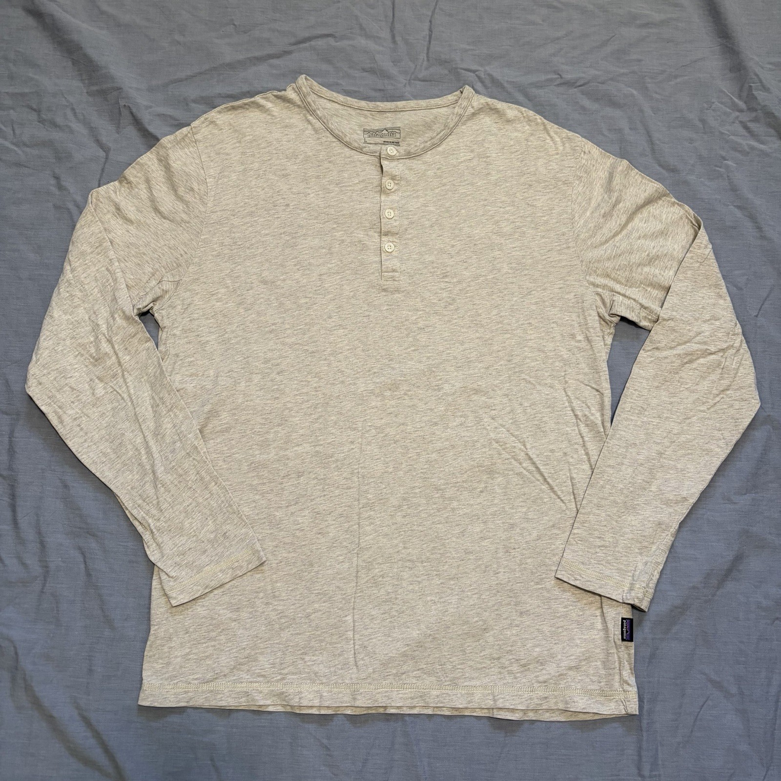 Patagonia Shirt Mens Large Beige Long Sleeve Daily Henley Organic Cotton Hiking