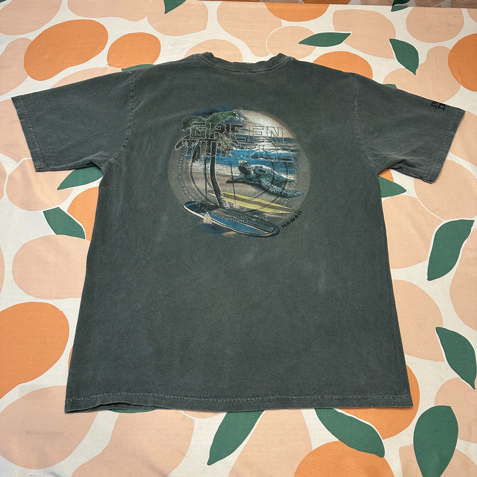 Crazy Shirts Pine Tree Dyed Shirt Men&rsquo;s Medium Dark Green Turtle Beach Surfing