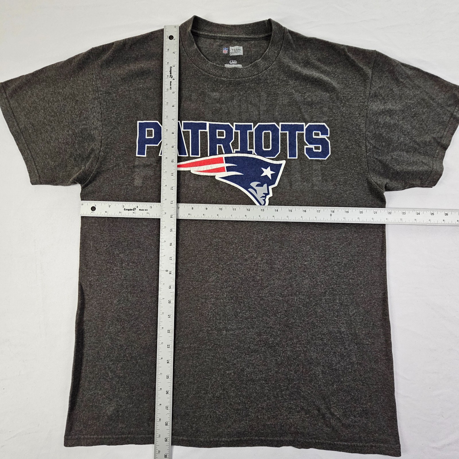 New England Patriots Football Gray Short Sleeve T-Shirt Men&rsquo;s L