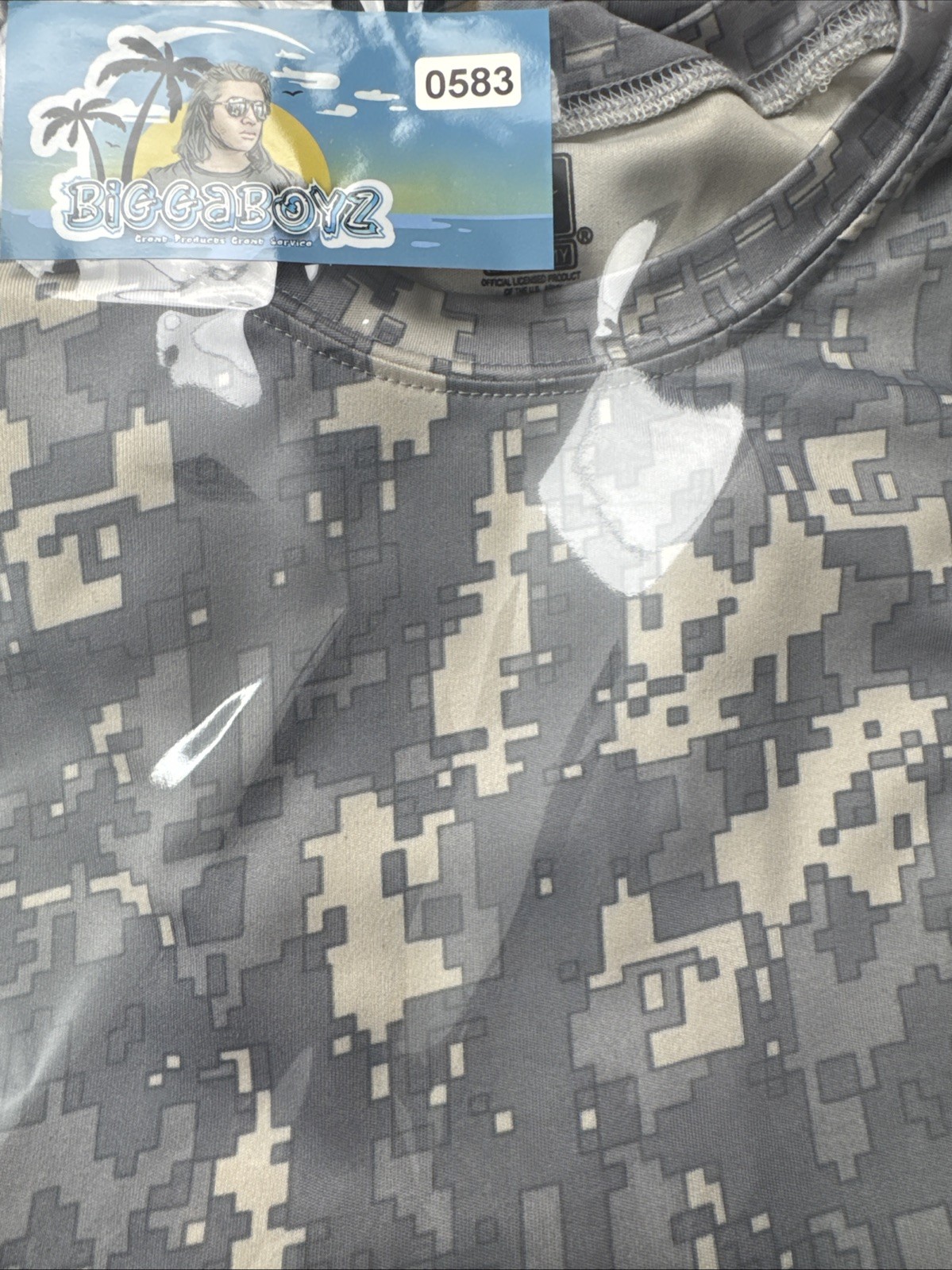 U.S. Army Men&rsquo;s Digital Camo Short Sleeve T-Shirt Small 100% Polyester