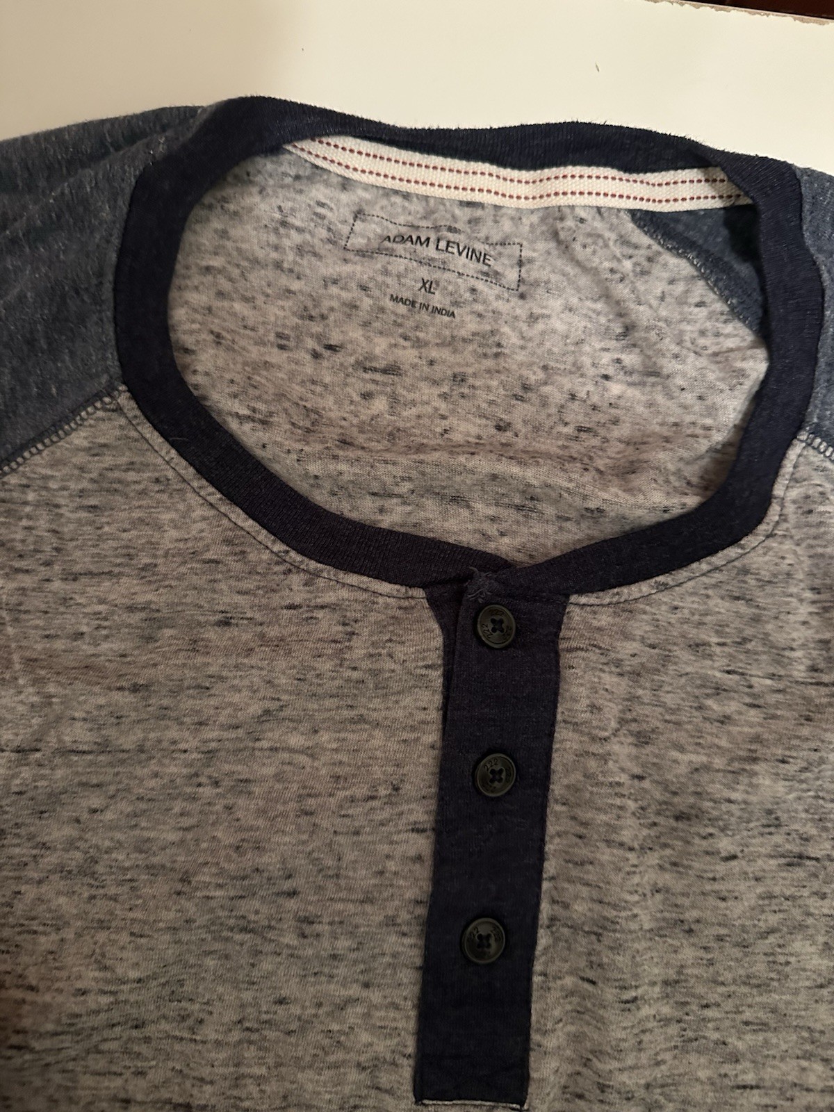 Adam Levine Gray & Maroon 3/4 Sleeve Henley Raglan Shirt Men’s Size S