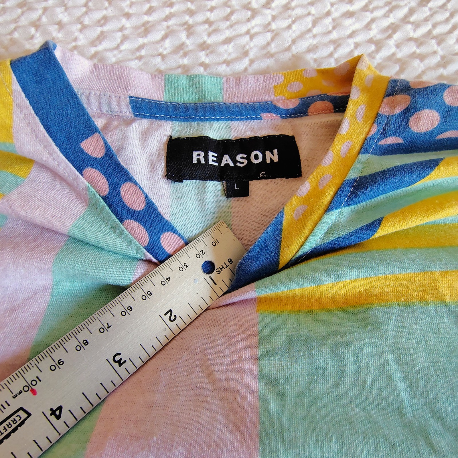Reason Multi-Color Geometric Pattern T-Shirt Size Large