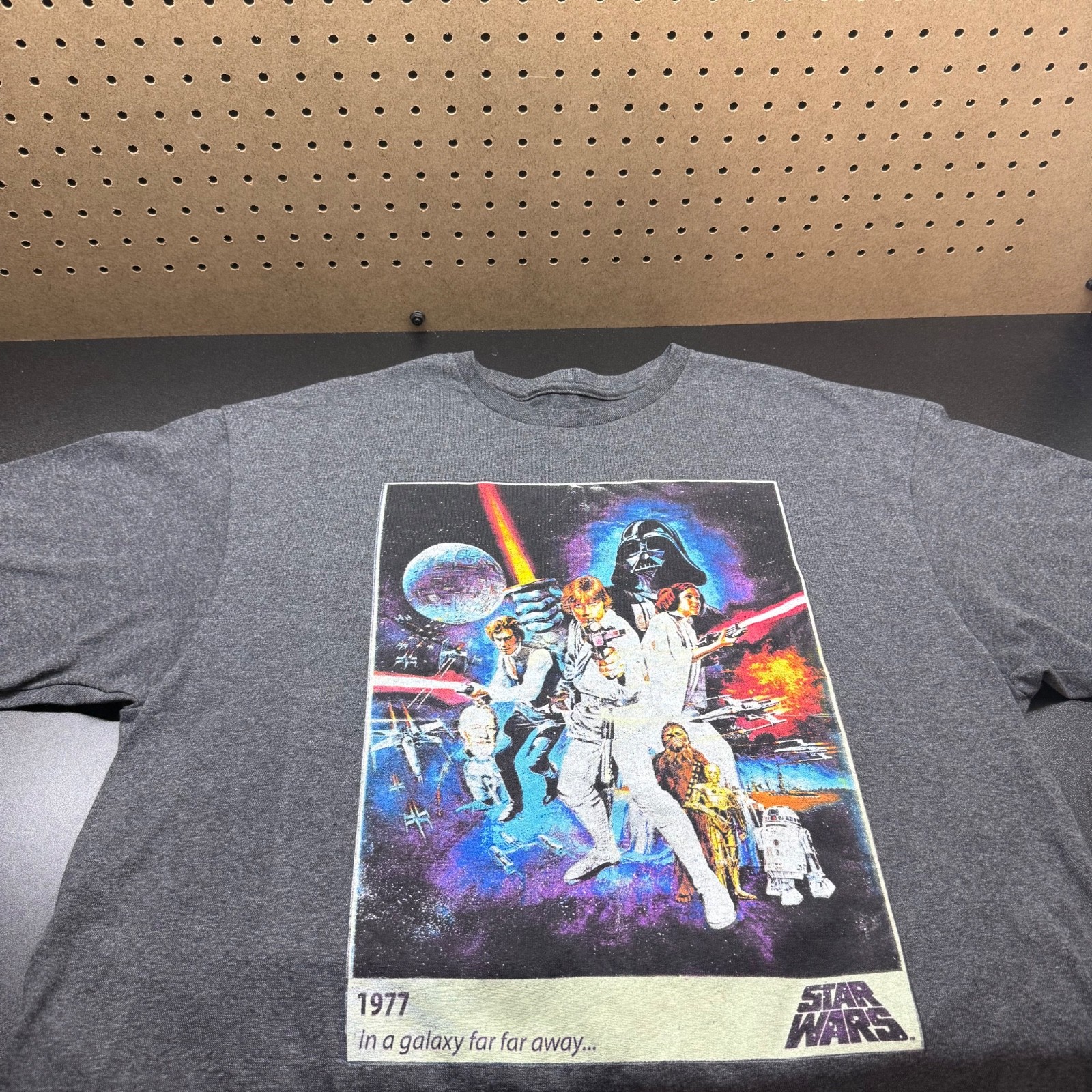 Star Wars T-shirt XL Gray 1977 « in a galaxy far far away » New Hope