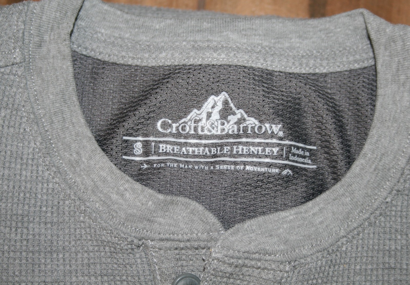 TWO Men&rsquo;s Croft & Barrow Thermal Henley Shirts – gray and white -L/S -small -EUC
