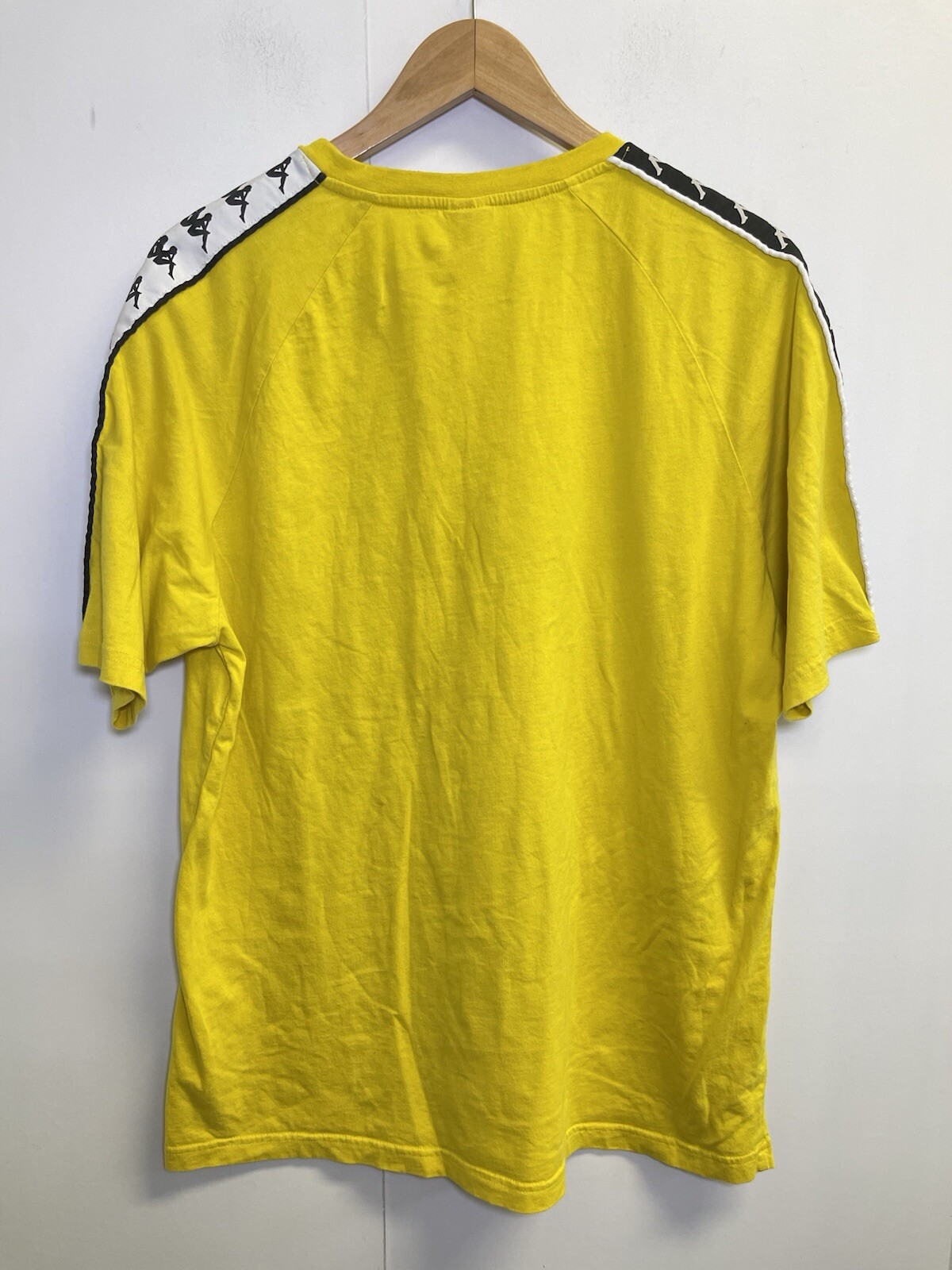 Kappa 222 Reflective Michael Tee Men’s Size L Short Sleeve T-shirt Yellow Logo