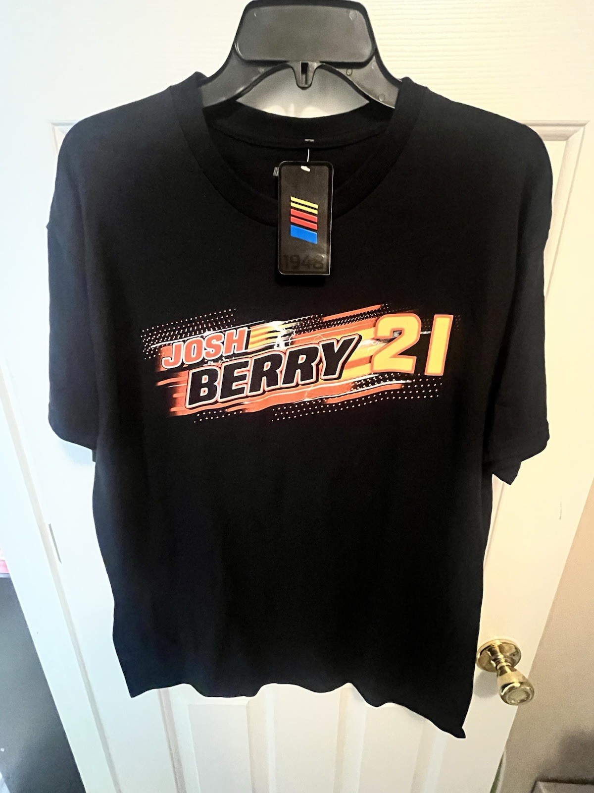 Men&rsquo;s Checkered Flag Sports Black Josh Berry Name & Number T-Shirt Size Large