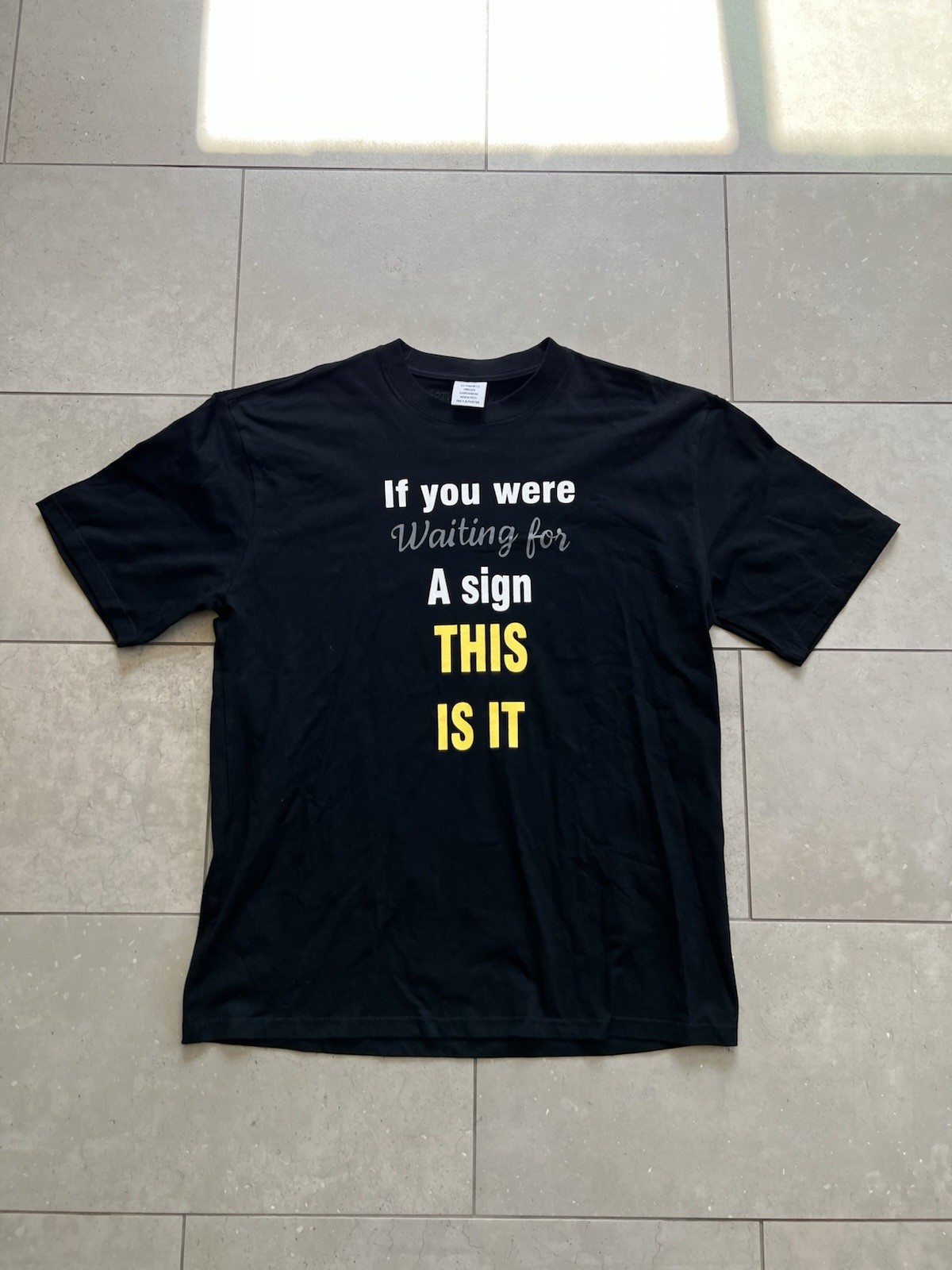 VETEMENTS Limited Edition Free Hugs Spell Out Embroidered Black Tee Shirt XL