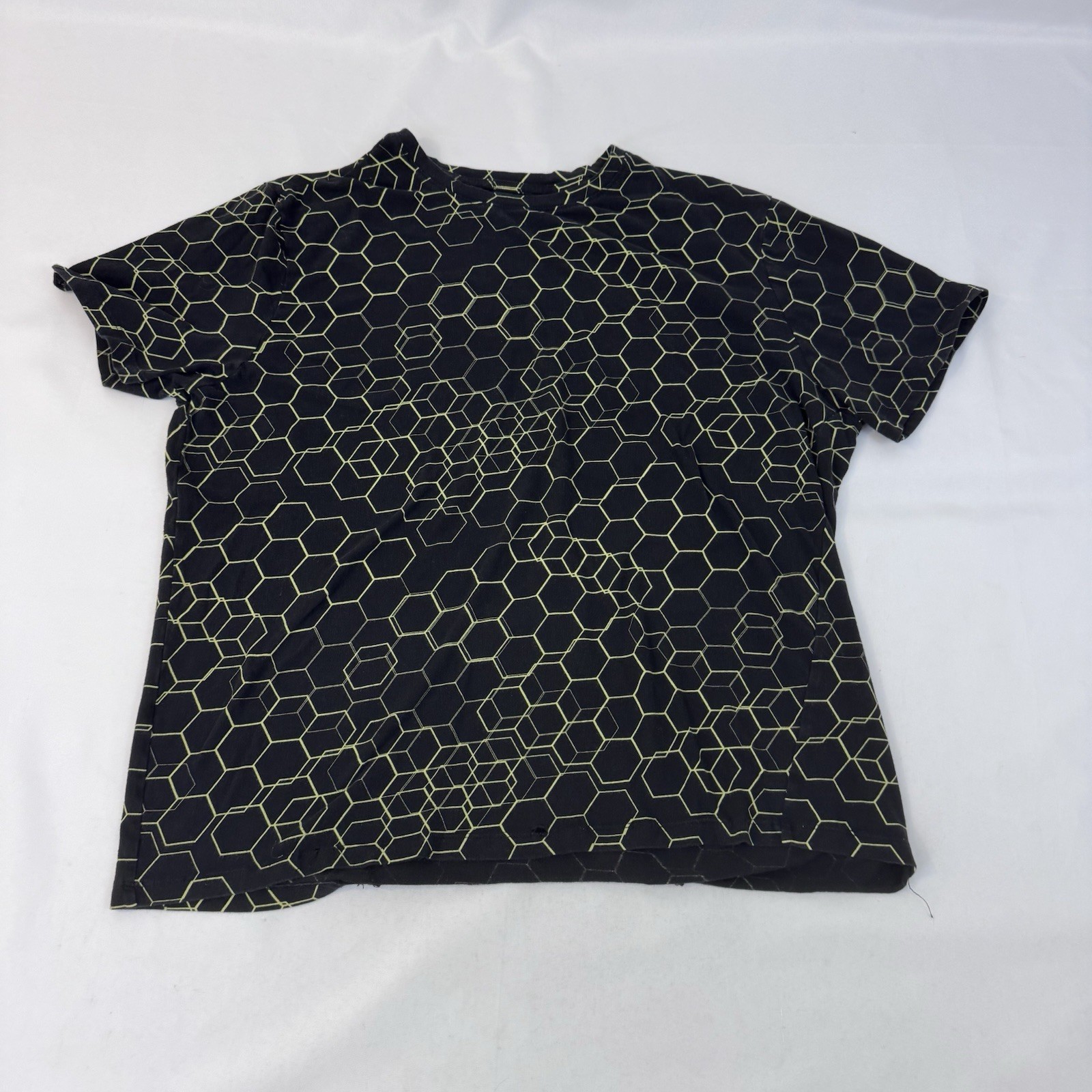 Sports Illustrated T-Shirt Men’s XL Black Hexagon Pattern Graphic Tee Fast Ship