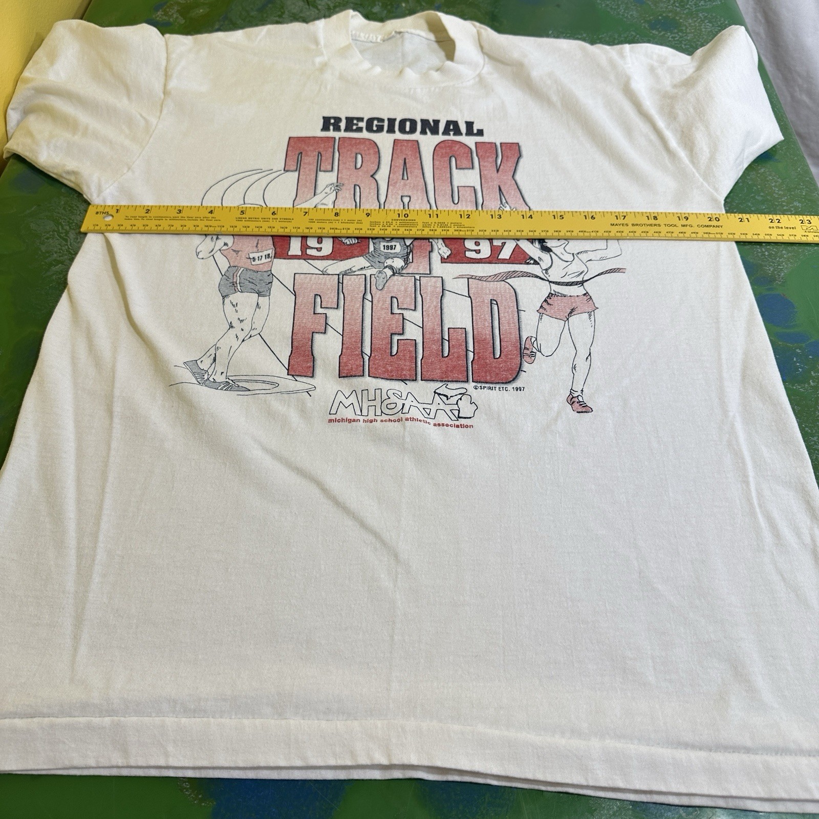 Vintage Single Stitch MHSAA 1997 Track & Field Distressed T-Shirt M Michigan Tee