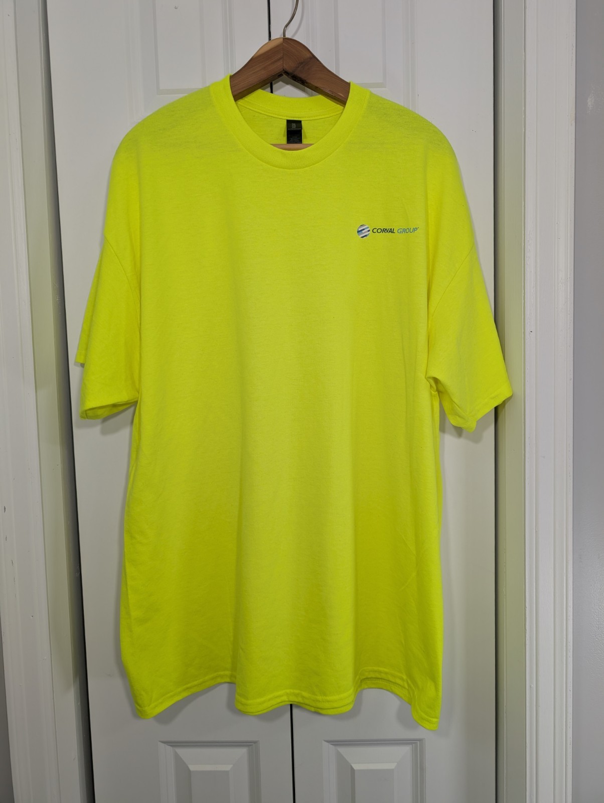 Gildan NWOT Men&rsquo;s Size 2XL Neon Yellow Work Shirt Corval Group