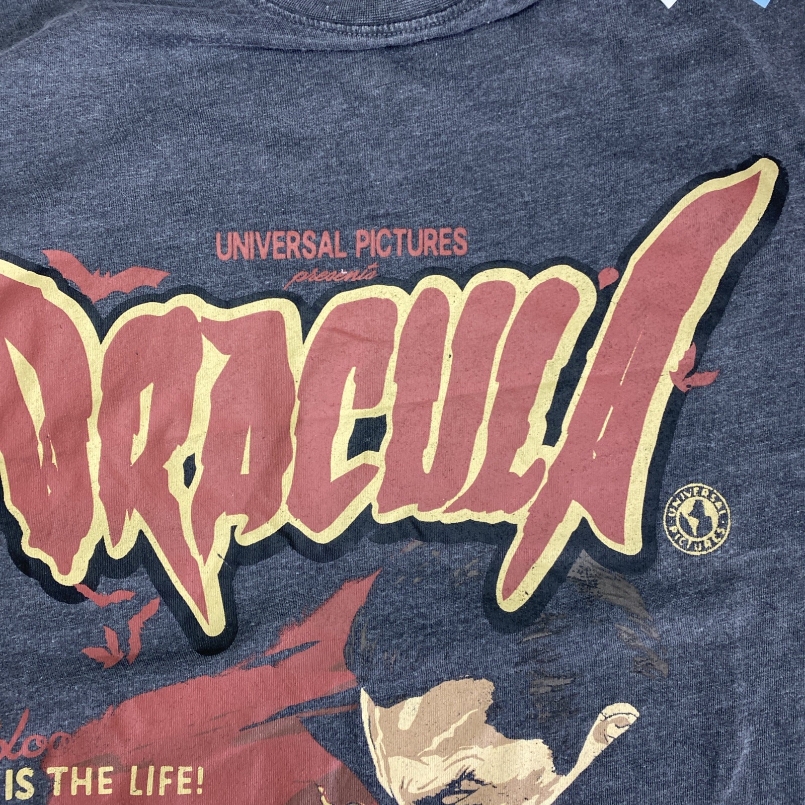 Dracula Greyson Threads Graphic T-Shirt Unisex Small Universal Monsters NEW