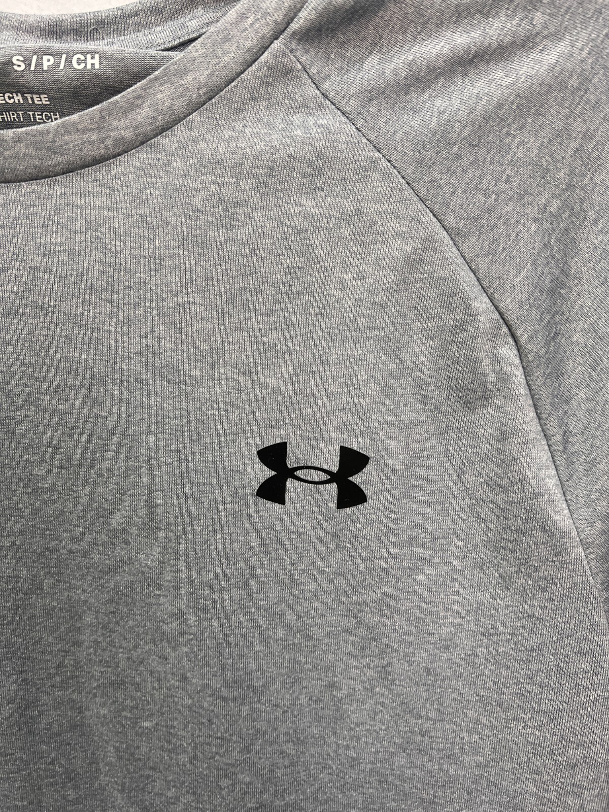 Under Armour Tech 2.0 Men&rsquo;s Grey w/ Black Short Sleeve Shirt Loose Fit Sz Small