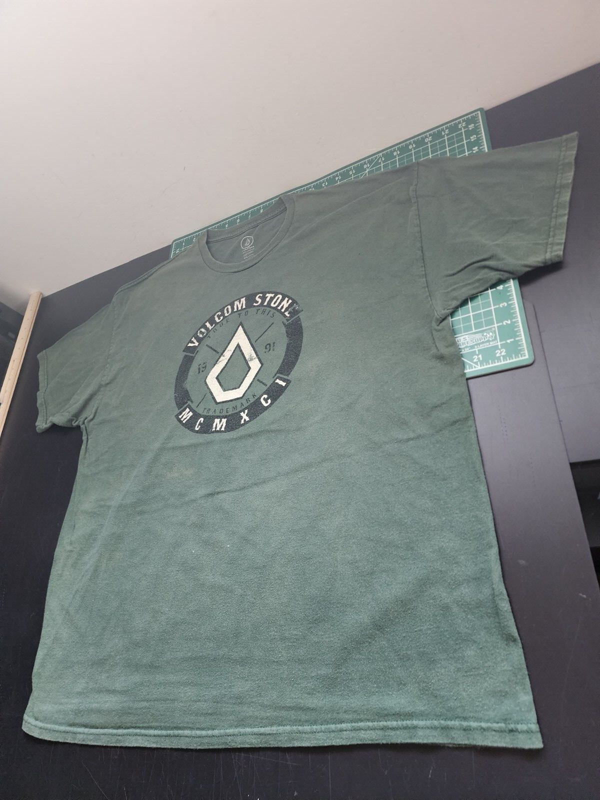 VOLCOM STONE TRUE TO THIS T Shirt Tee MCMXCI Green Men’s size 2XL