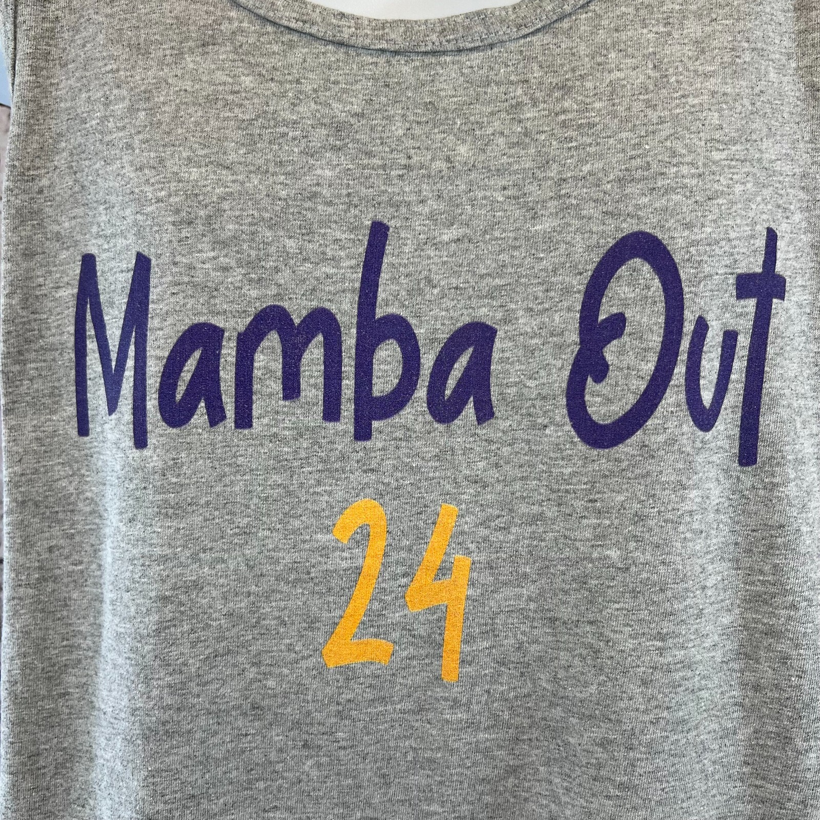 Gildan Mamba Out 24 Kobe Tribute Men&rsquo;s Gray Sleeveless Heavy Cotton Tank Top XL