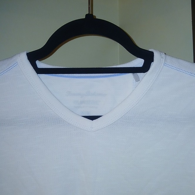 Tommy Bahama Island Zone Men&rsquo;s Medium White Solid V-Neck Short Sleeve T-Shirt