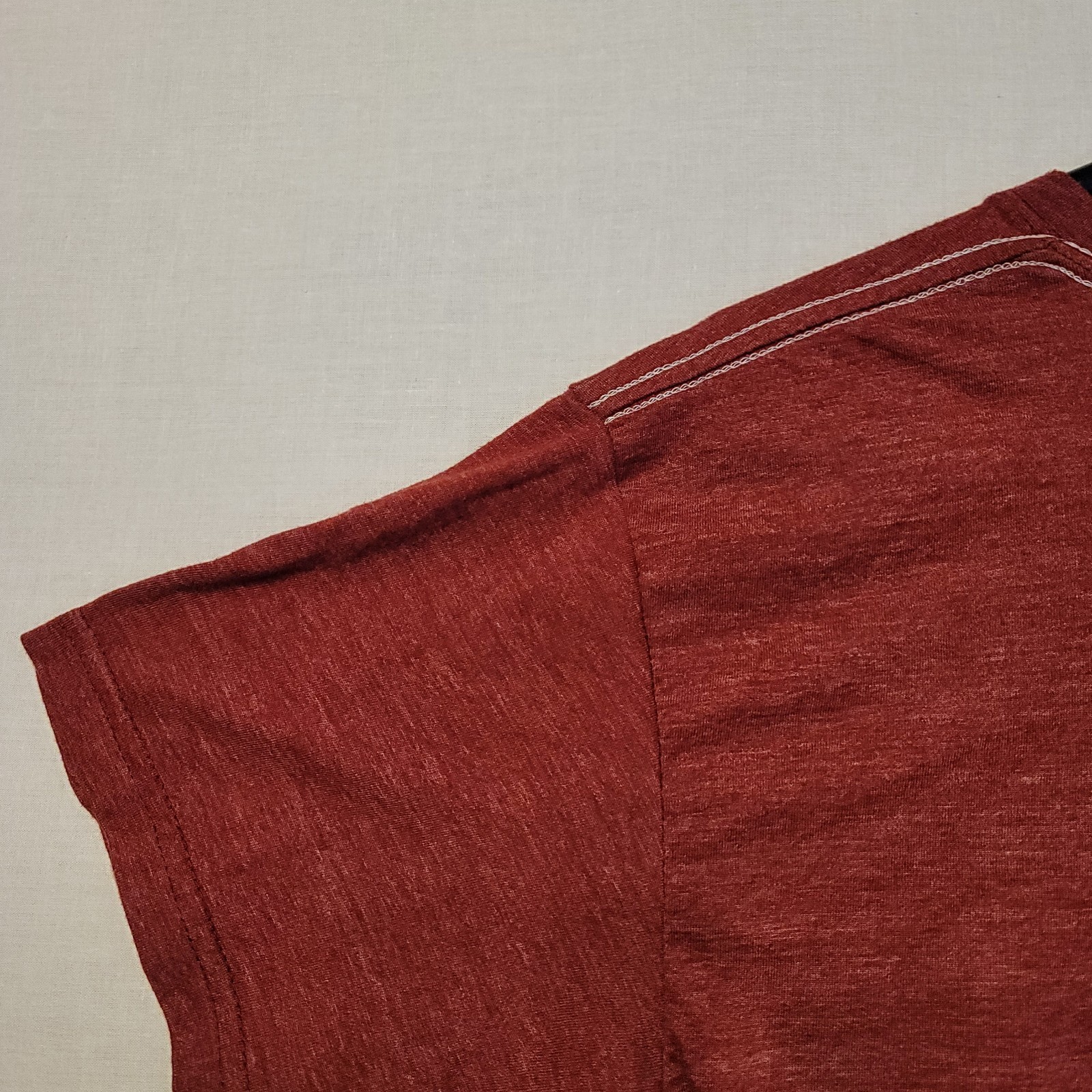 Billabong T-shirt M Wave Badge Logo Est 1973 Poly/Cotton/Rayon Brick Red V Good