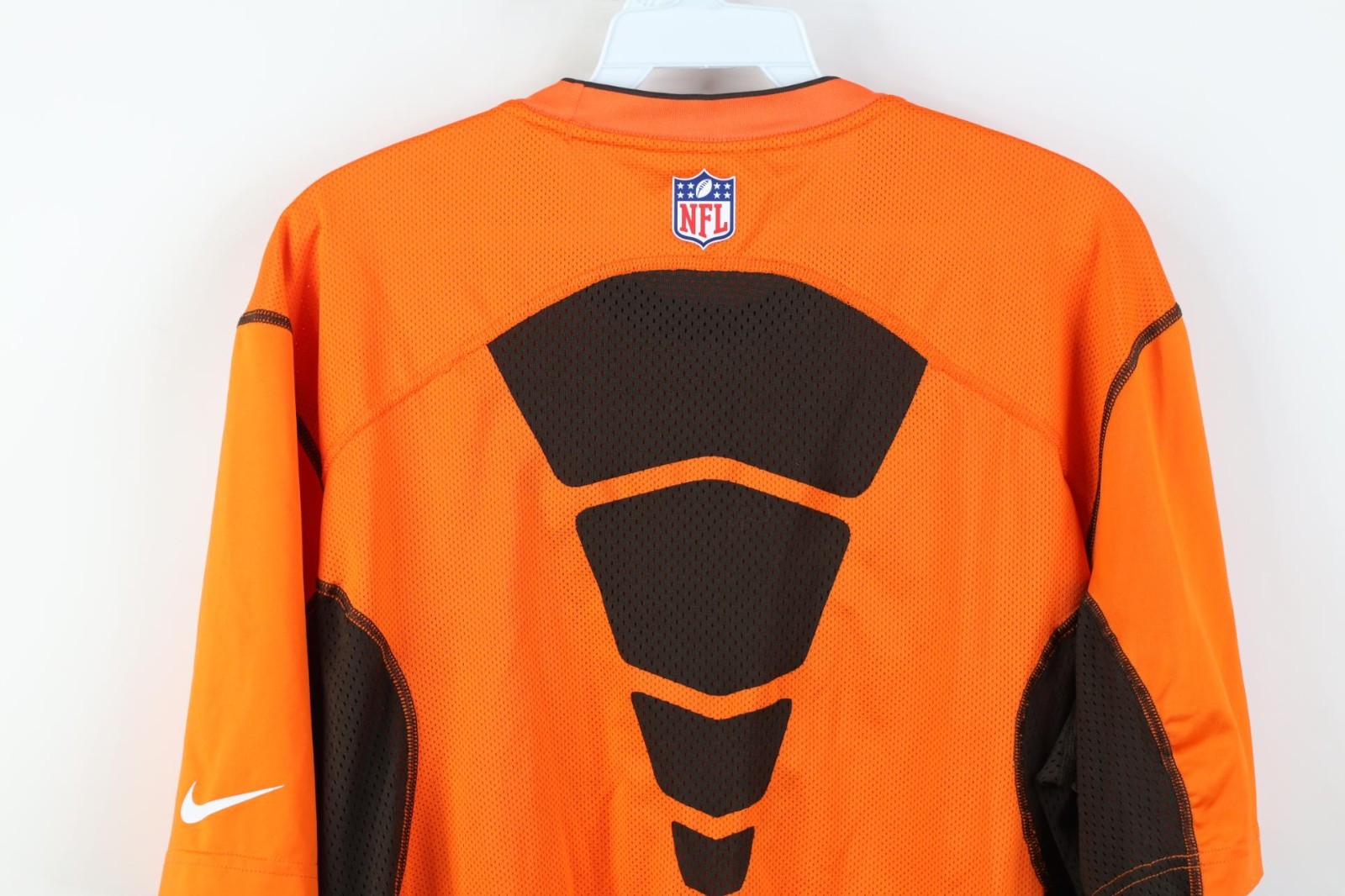 Nike NFL On Field Mens Large Compression Fit Cleveland Browns Football T-Shirt