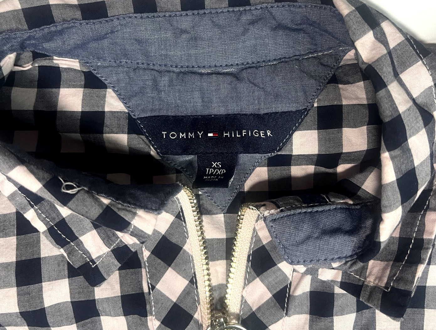 TOMMY HILFIGER Women XS Black and White Flannel Gold Zip-Up