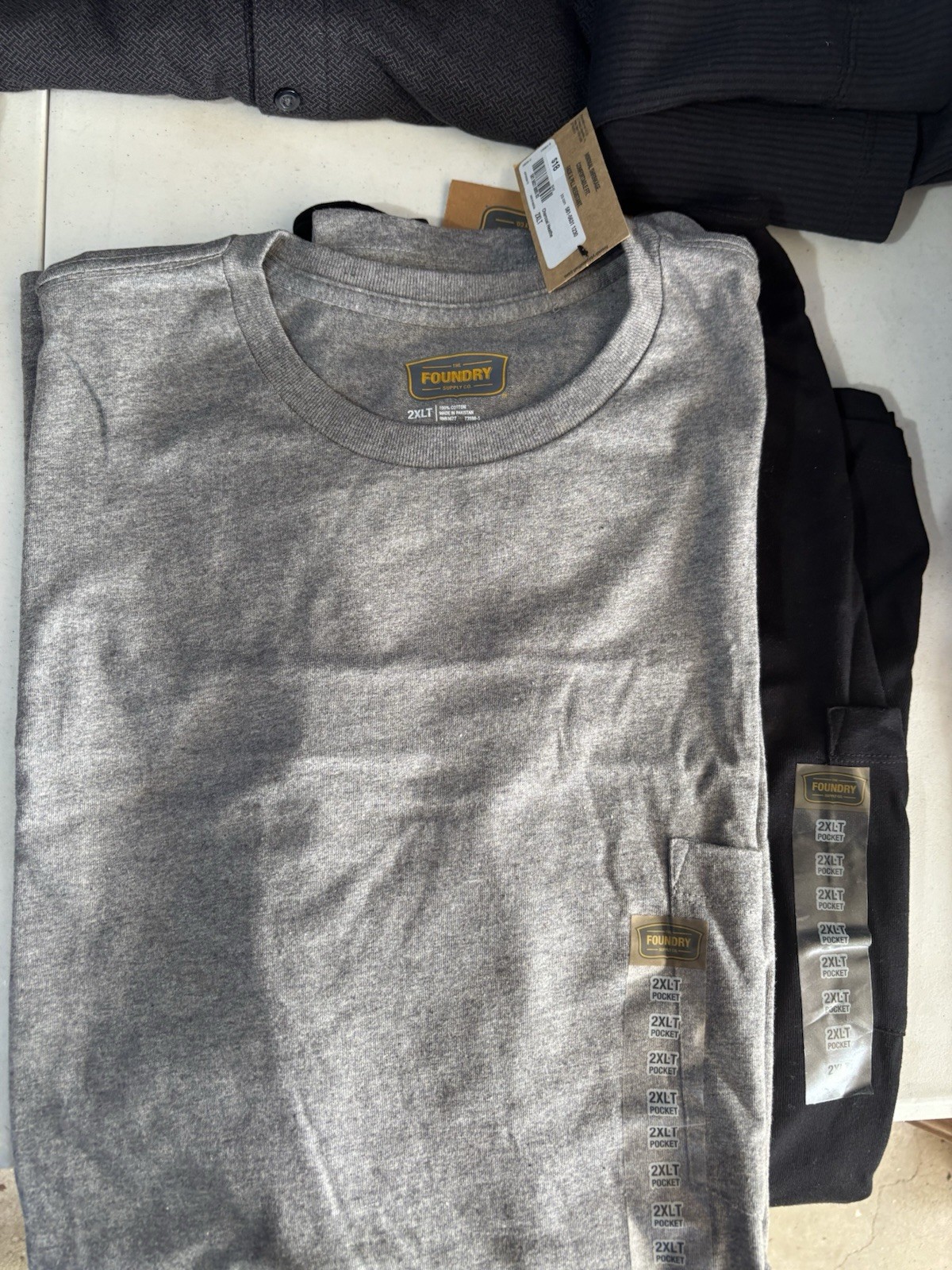 2 Foundry Men&rsquo;s T-shirts With Pocket 2XLT New With Tags 1 Gray and 1 Black
