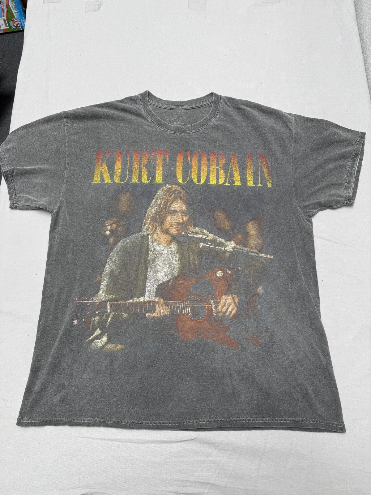 Faded Kurt Cobain MTV Unplugged T-shirt – Big Hit – OS / XL