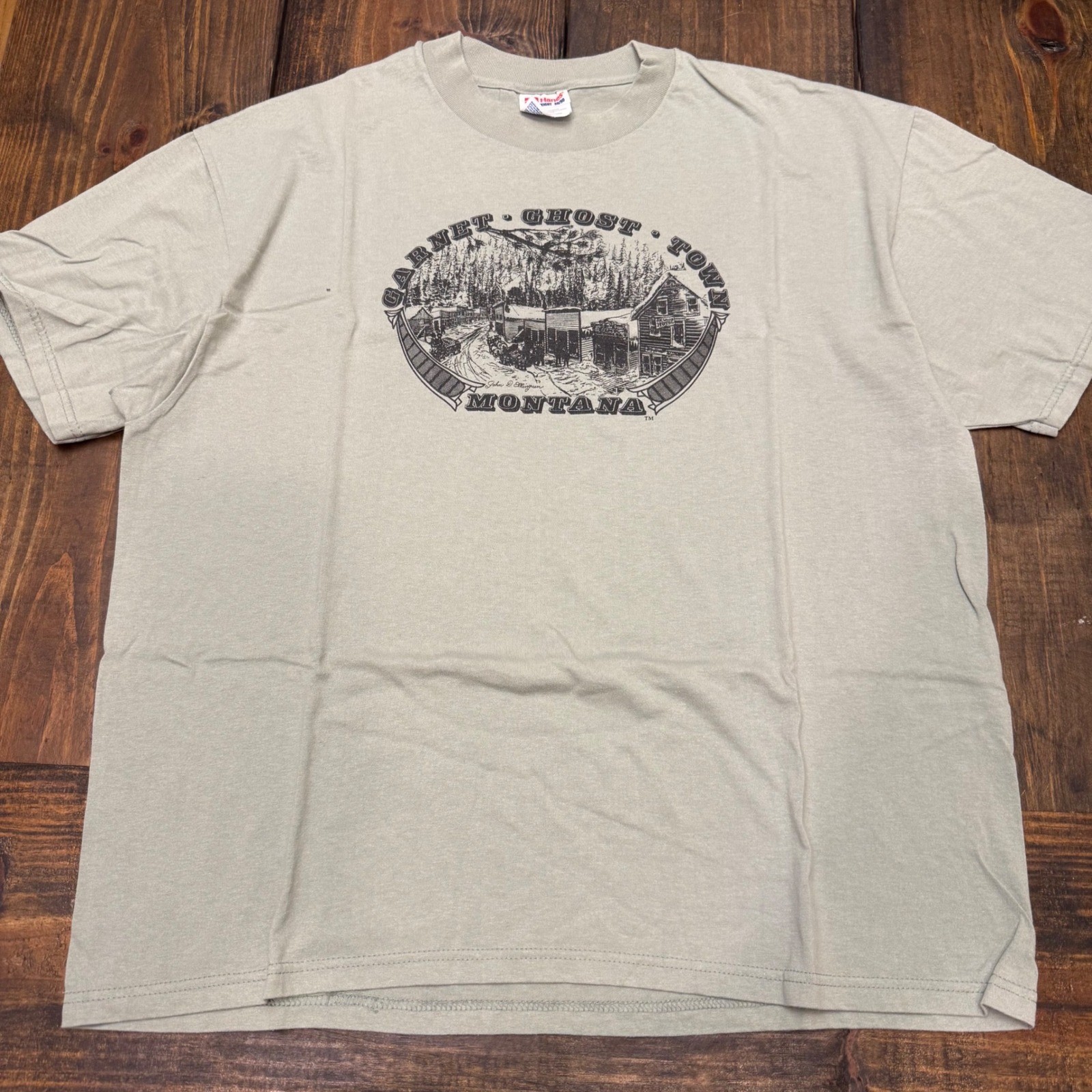 Hanes Heavyweight Garnet Ghost Town Montana Graphic T-Shirt Mens XL Tan Vintage